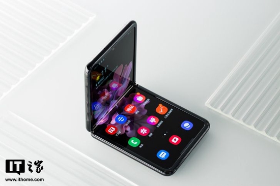 三星定下目标,galaxy z fold 4/z flip 4折叠屏出货量要超1500万台