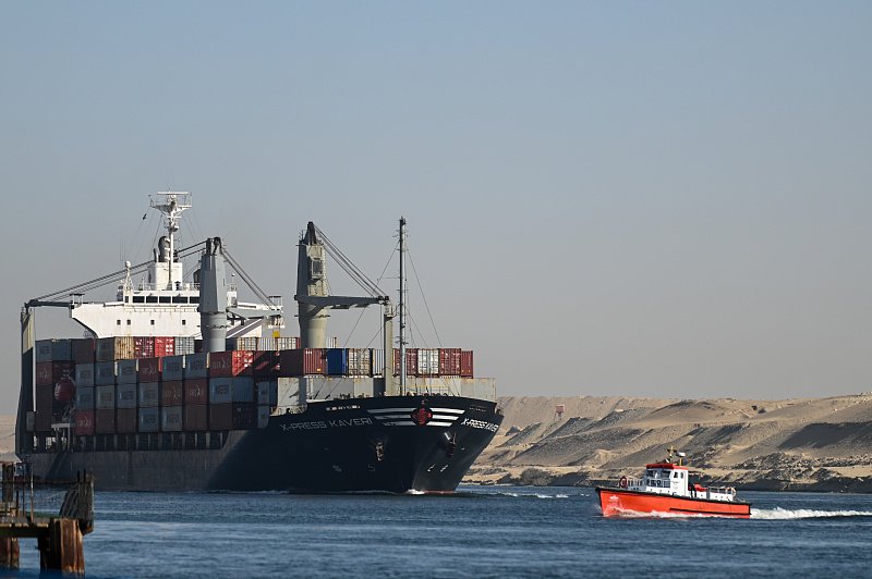 红海局势持续紧张 苏伊士运河1月收入锐减近一半