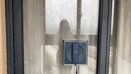 墙裂推荐给高层住户—蓝宝智能喷水擦窗机器人_新浪众测