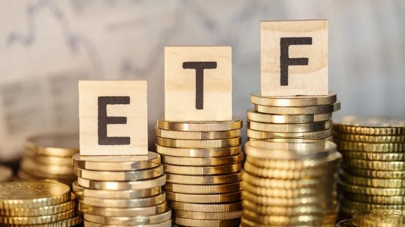 ETF加速扩容，规模三年翻倍，机构和个人投资者都爱买什么？