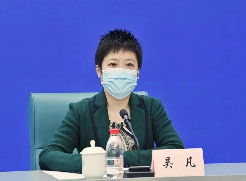 吴凡在3月19日上海市新冠疫情新闻发布会上。东方网供图