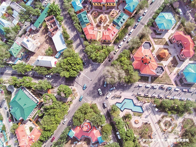 图④俯瞰伊宁市六星街历史文化街区（资料图片）。 据本报资料库