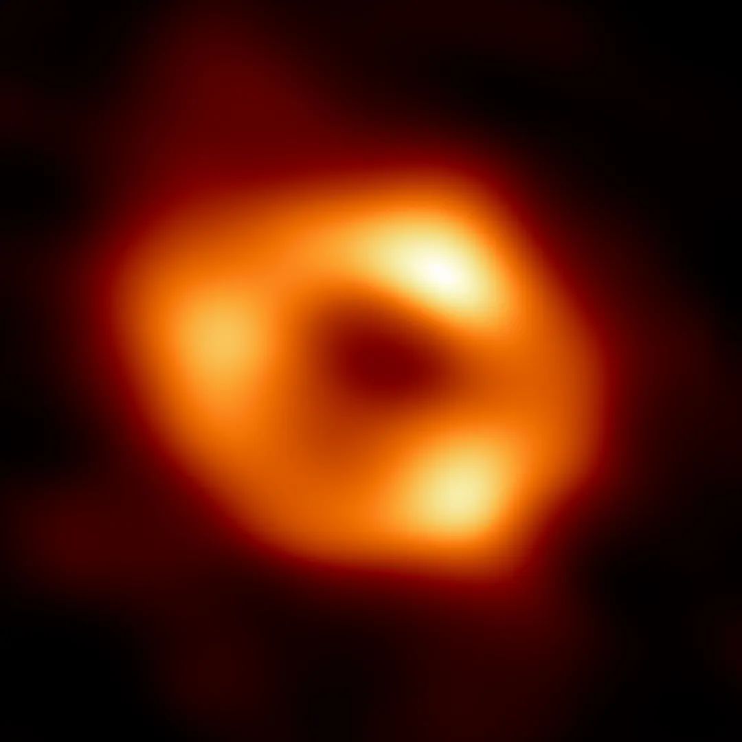 人类首张银河中心超大黑洞照片公布