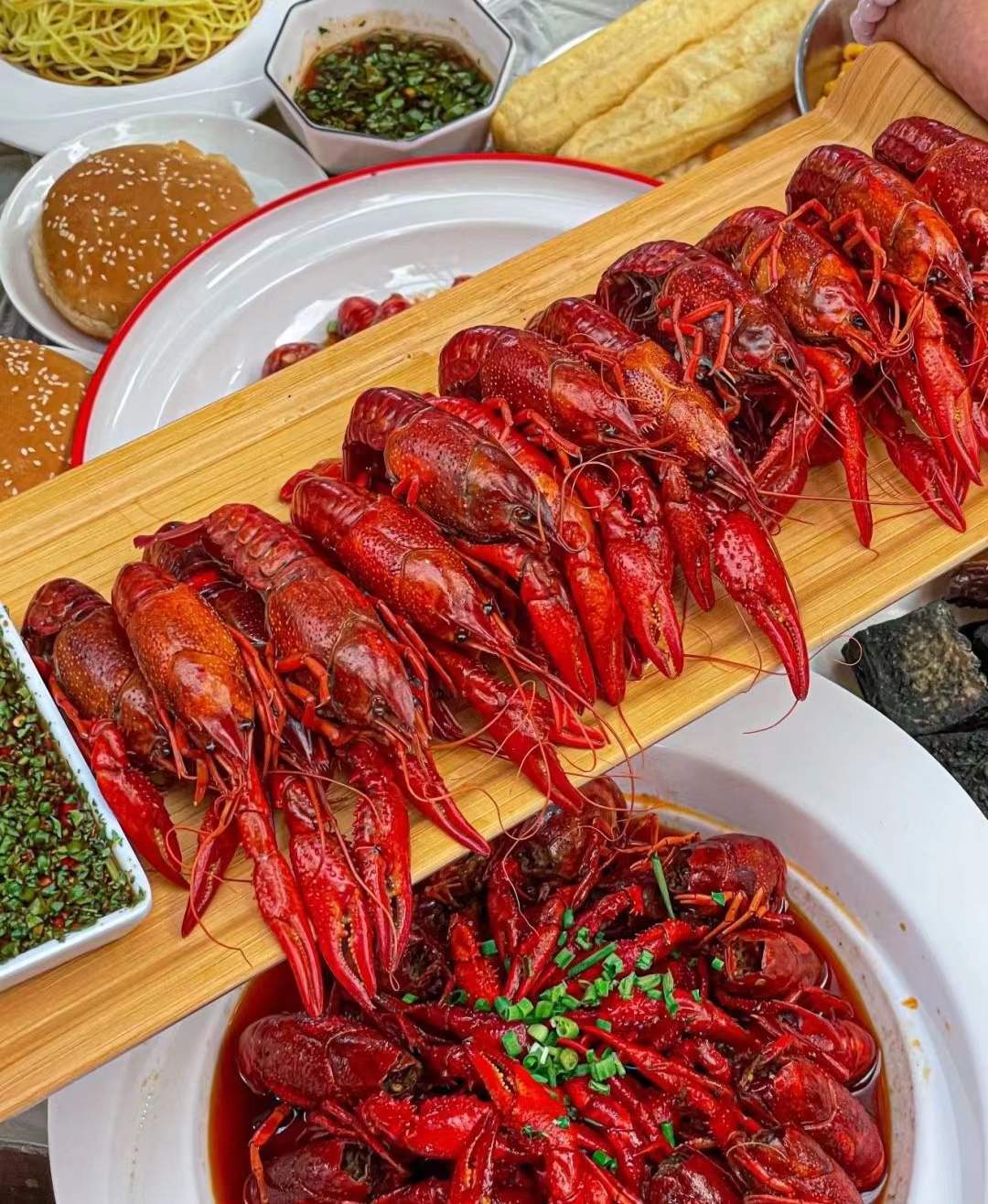 餐厅推出10元一斤小龙虾 我们的“吃虾自由”真的来了吗?