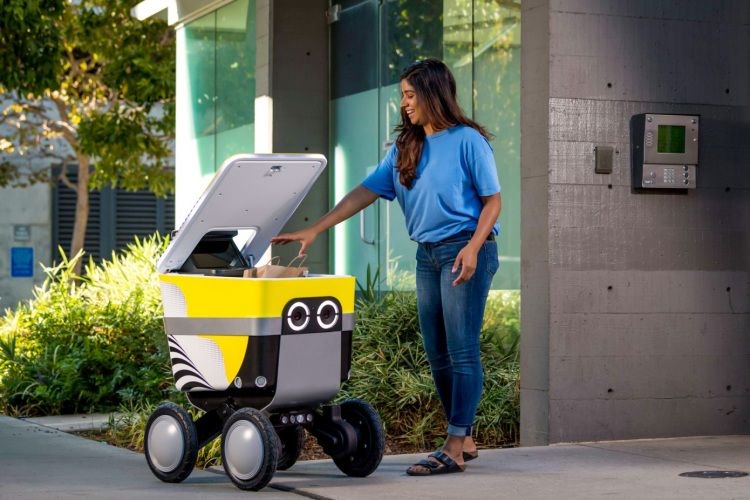 Uber将与Serve Robotics合作，部署2000个送餐机器人