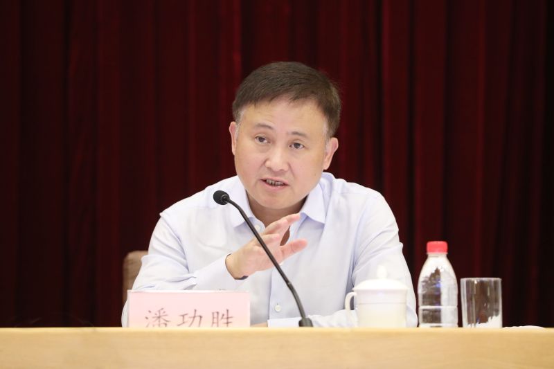 央行：进一步便利境外投资者增持人民币资产，有序推进人民币国际化