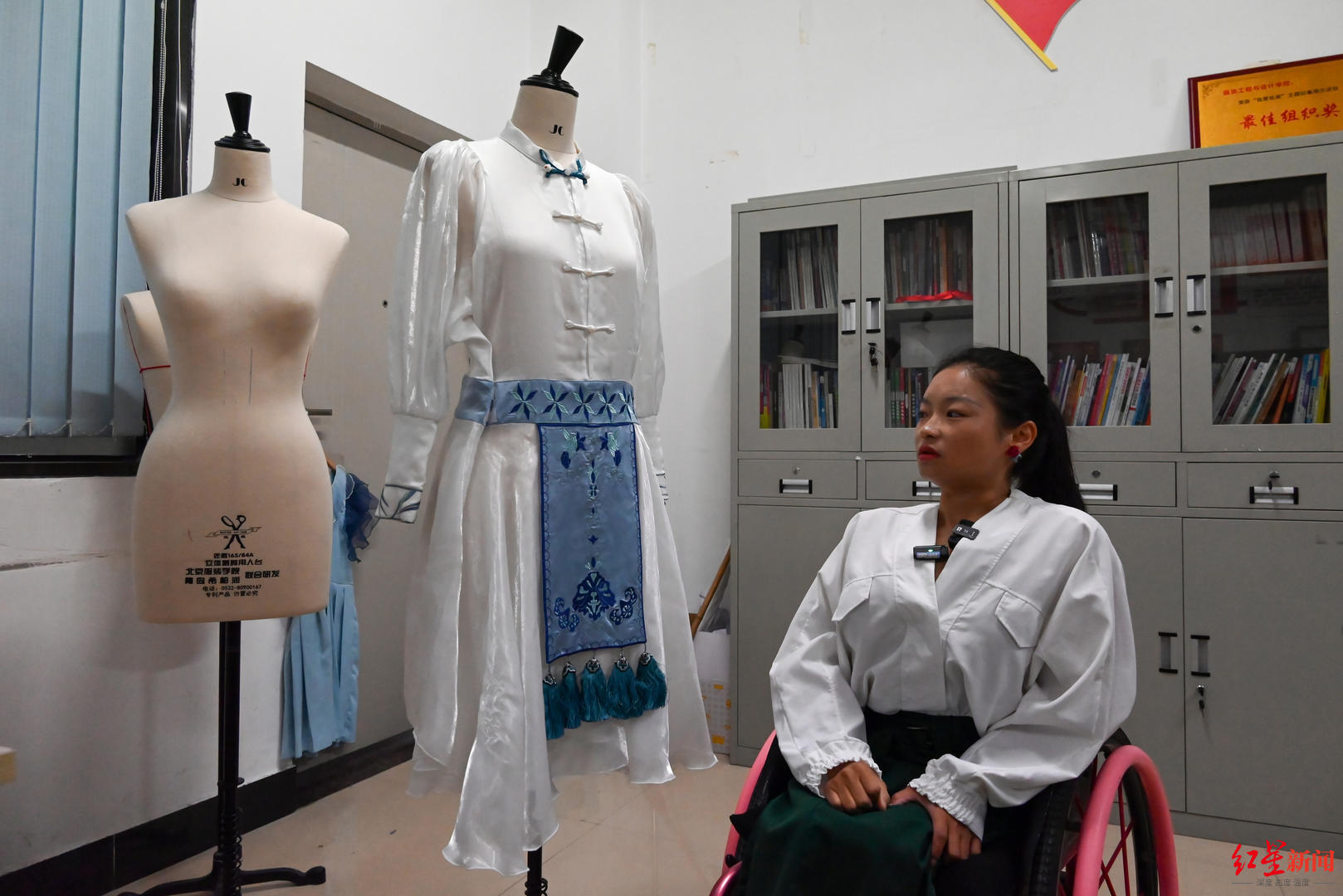 张晓丽和她的“无障碍服装”：为残障人士设计合身衣服，一人一版