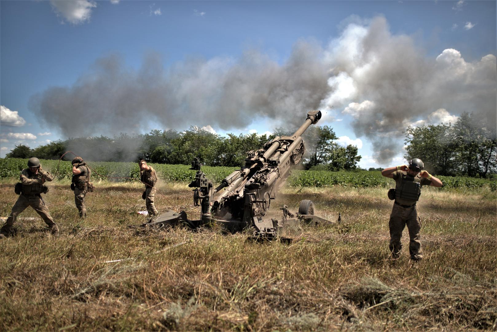 ▲乌军在扎波罗热地区前线向俄军发射火炮 资料图 