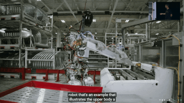 Optimus 在特斯拉超级工厂里工作