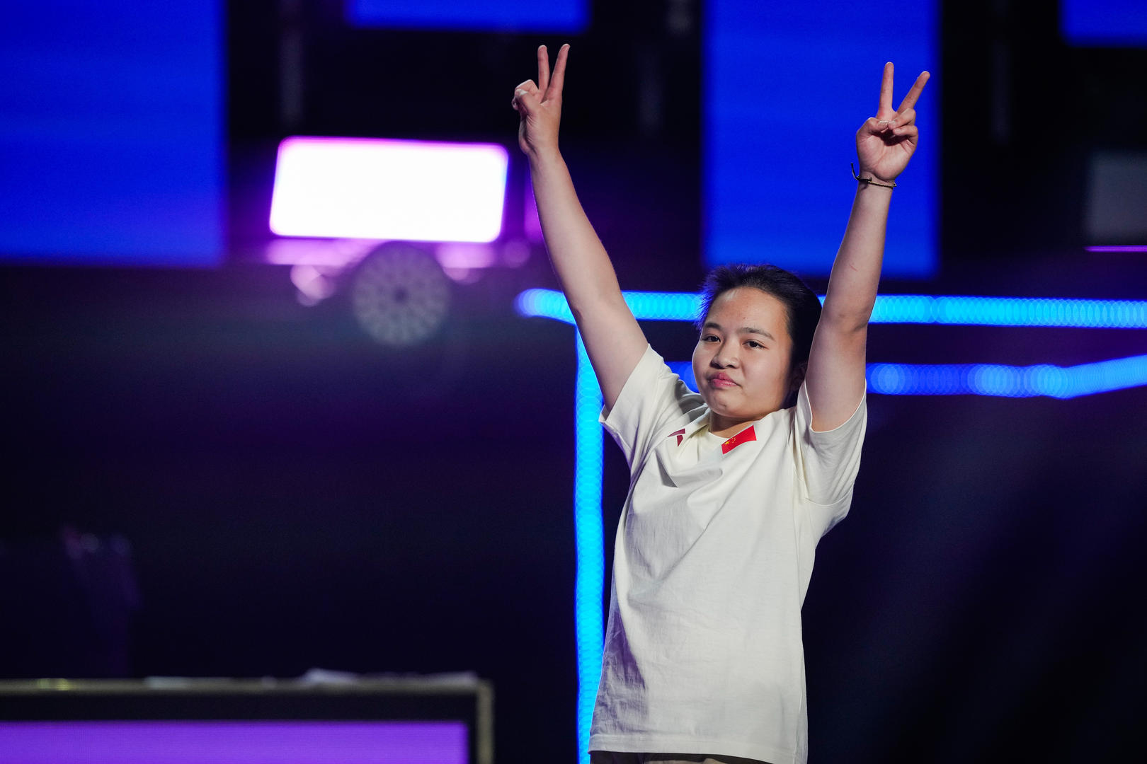亚运史上首次决出霹雳舞奖牌！中国队一金一铜：17岁刘清漪女子项目夺金直通奥运