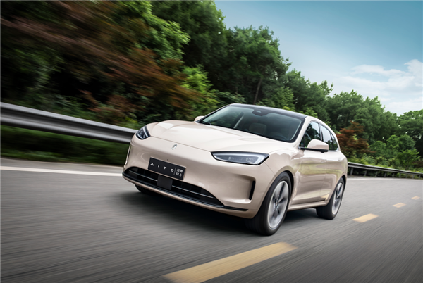 赛力斯公布9月新能源汽车成绩单：共卖出10246辆、问界占70%