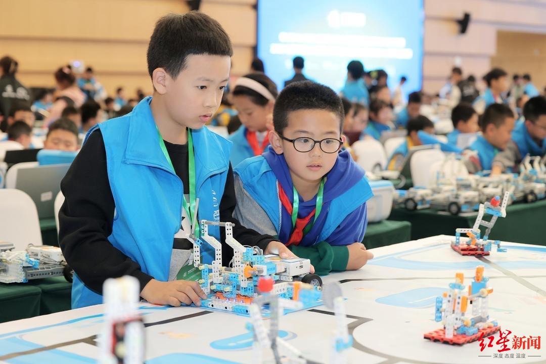世界机器人大赛青少年机器人设计大赛在成都新津酷炫开赛