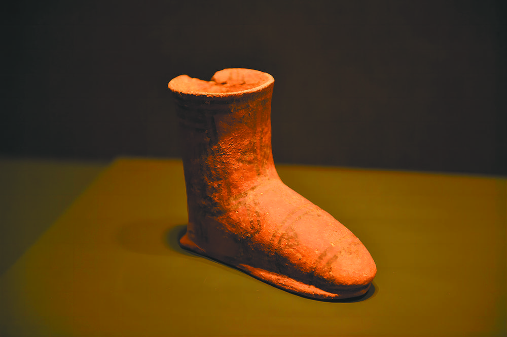 3000多年前的美拉德短靴