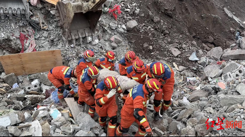 云南镇雄县山体滑坡救援人员：埋深或达10米，巨石多，低温路滑增大救援难度