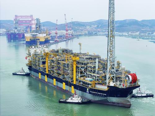 超大型“海上石油加工厂”出港起航