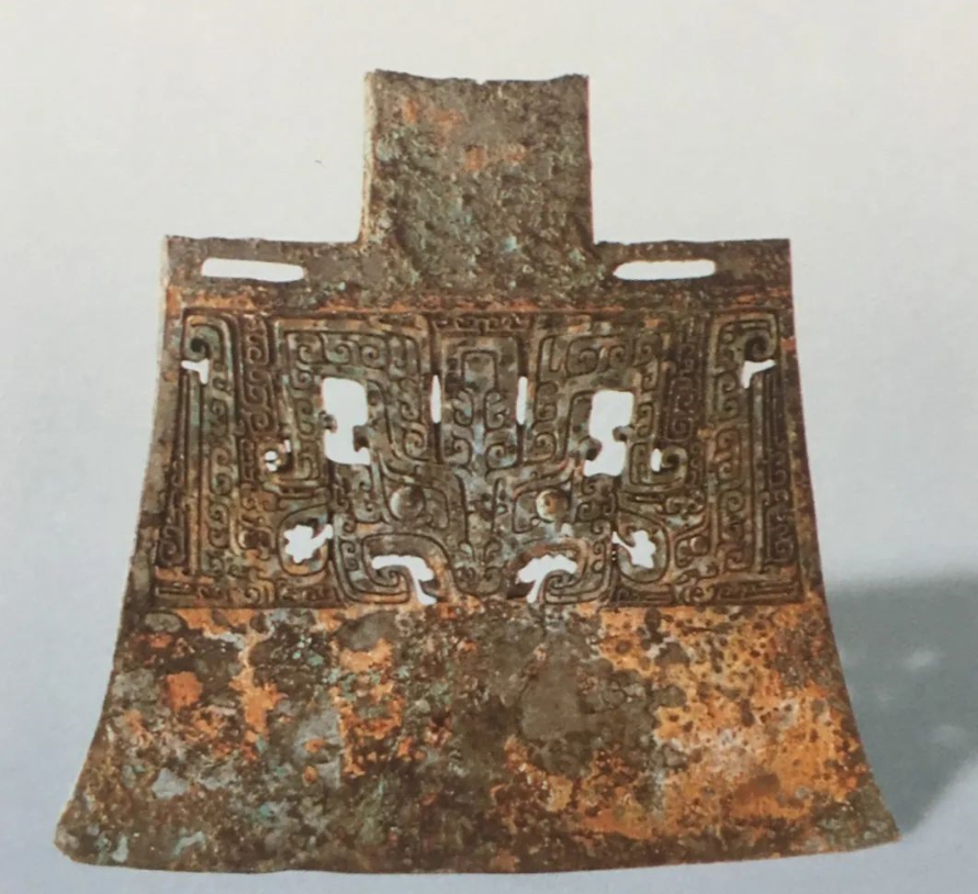 可能出土自殷墟的德国科隆东亚艺术博物馆藏的兽面纹钺