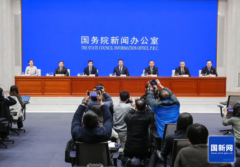 财政部：上海东方枢纽国际商务合作区赋予部分境外入区货物免税政策
