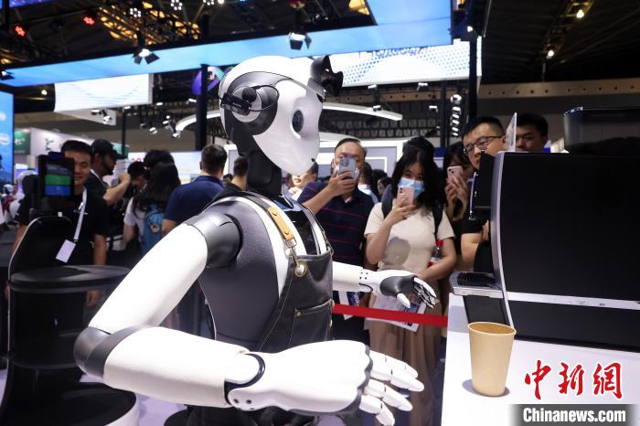 （两会访谈）张云泉：“人工智能＋”如何赋能新质生产力？