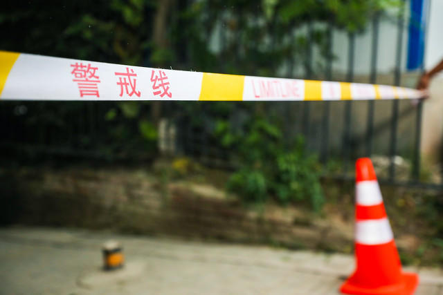 湖南醴陵市一鞭炮厂发生爆炸致3死2伤 安全评价文件：爆炸车间14平方米，定员1人