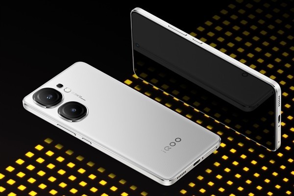 iQOO Neo9S Pro成绩突破232万：首批搭载天玑9300+