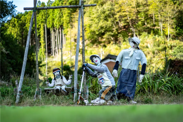 日本村庄人口稀少：居民只有27人 却有350个真人娃娃