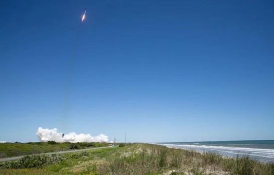 地面天气差 SpaceX“太空游客”滞留国际空间站