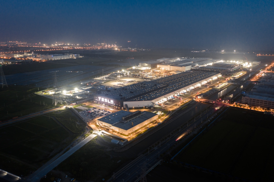 特斯拉上海超级工厂夜景  图片来源：特斯拉中国